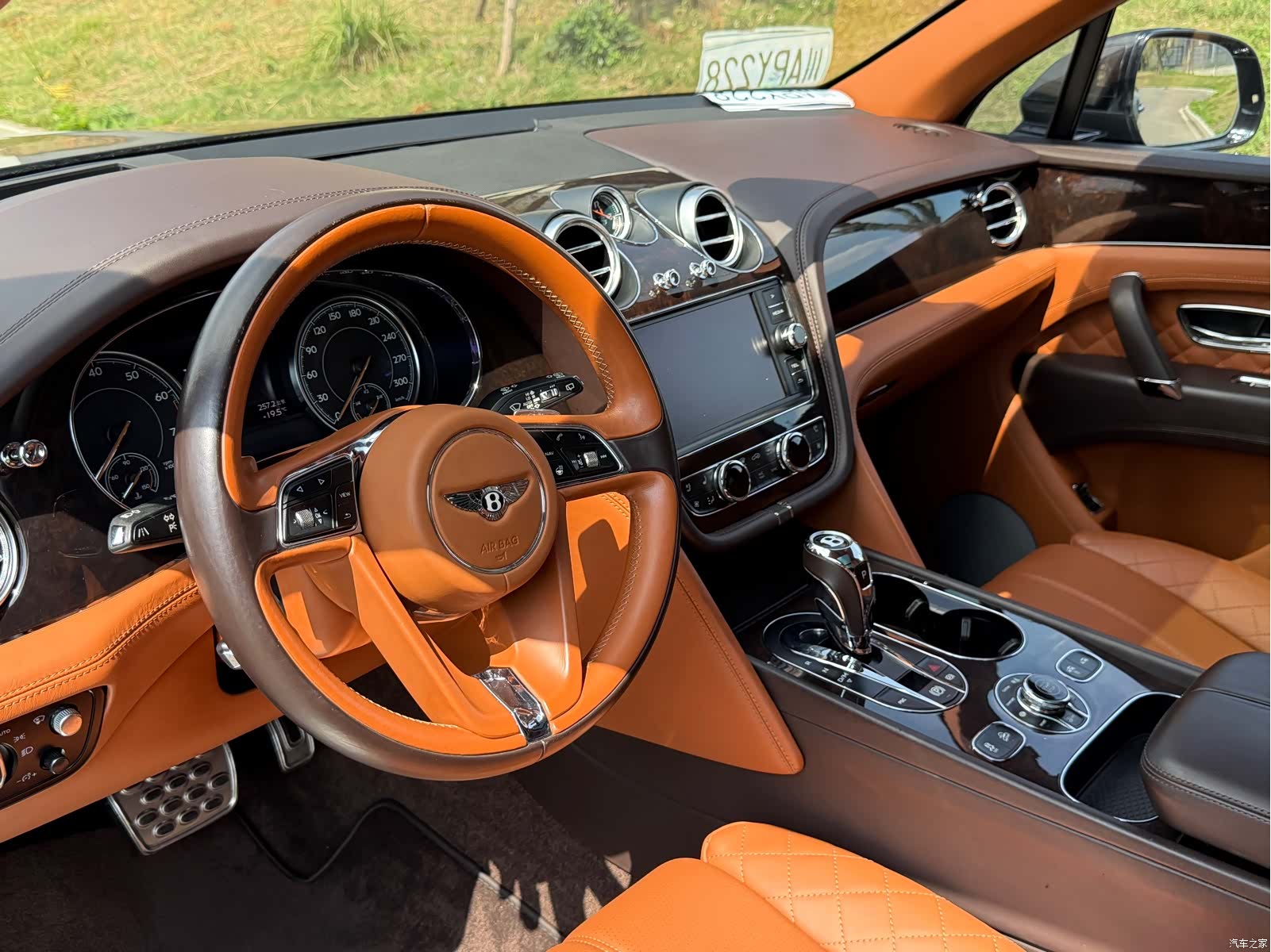Bentley Bentayga, 2016 4