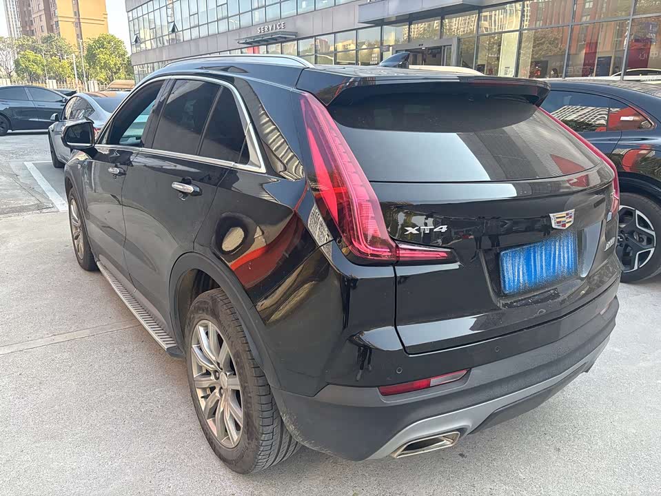 Cadillac XT4
