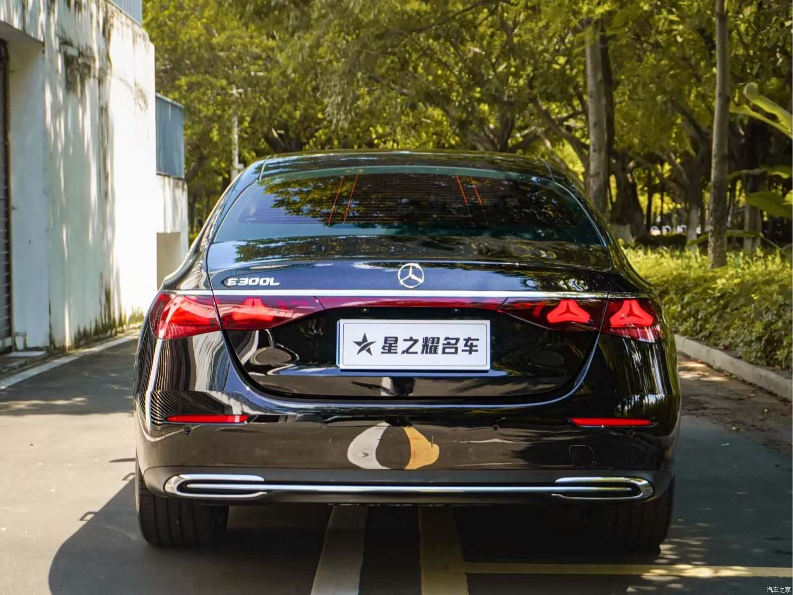 Mercedes-Benz E-Class, 2024 4