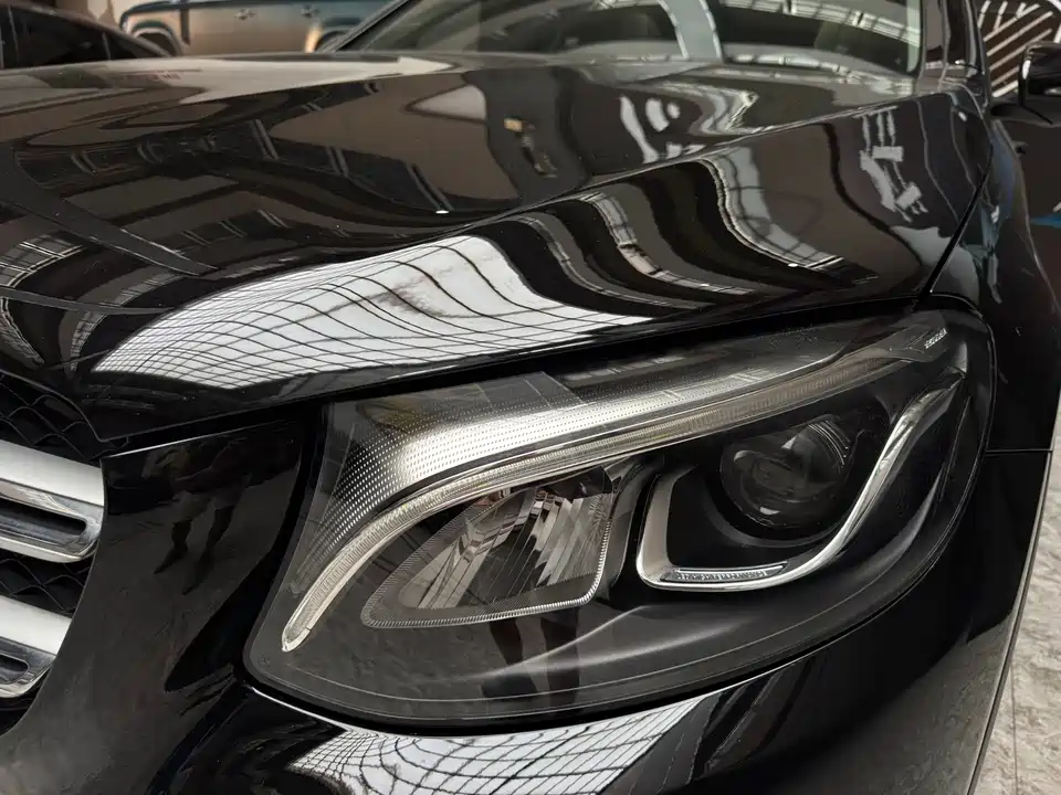 Mercedes-Benz GLC Mercedes-Benz GLC