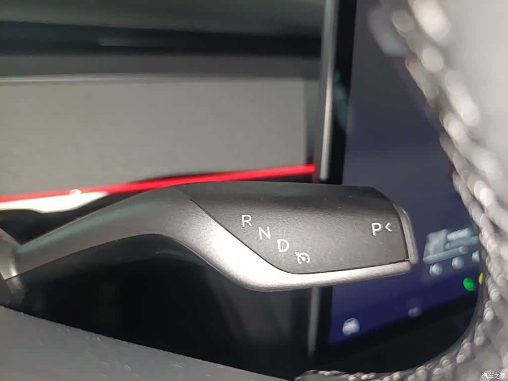 Tesla Model Y, 2024 14