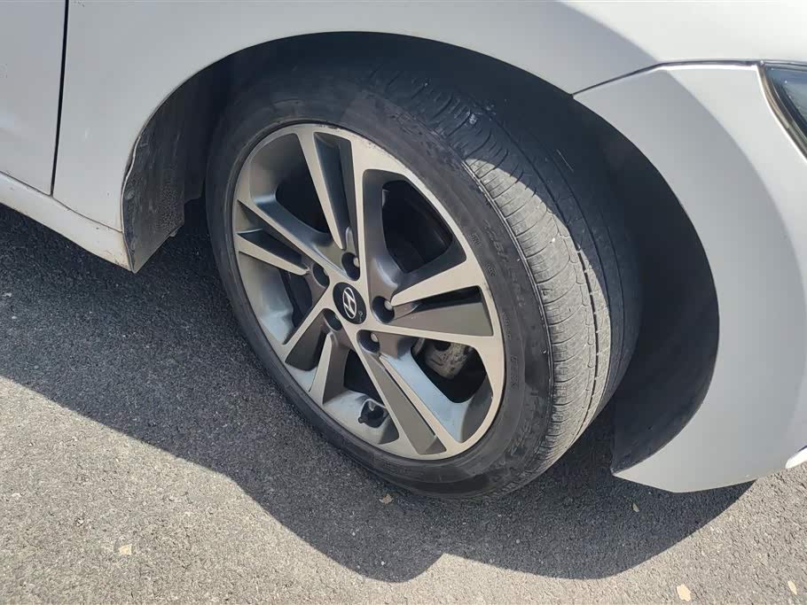 Hyundai Lead