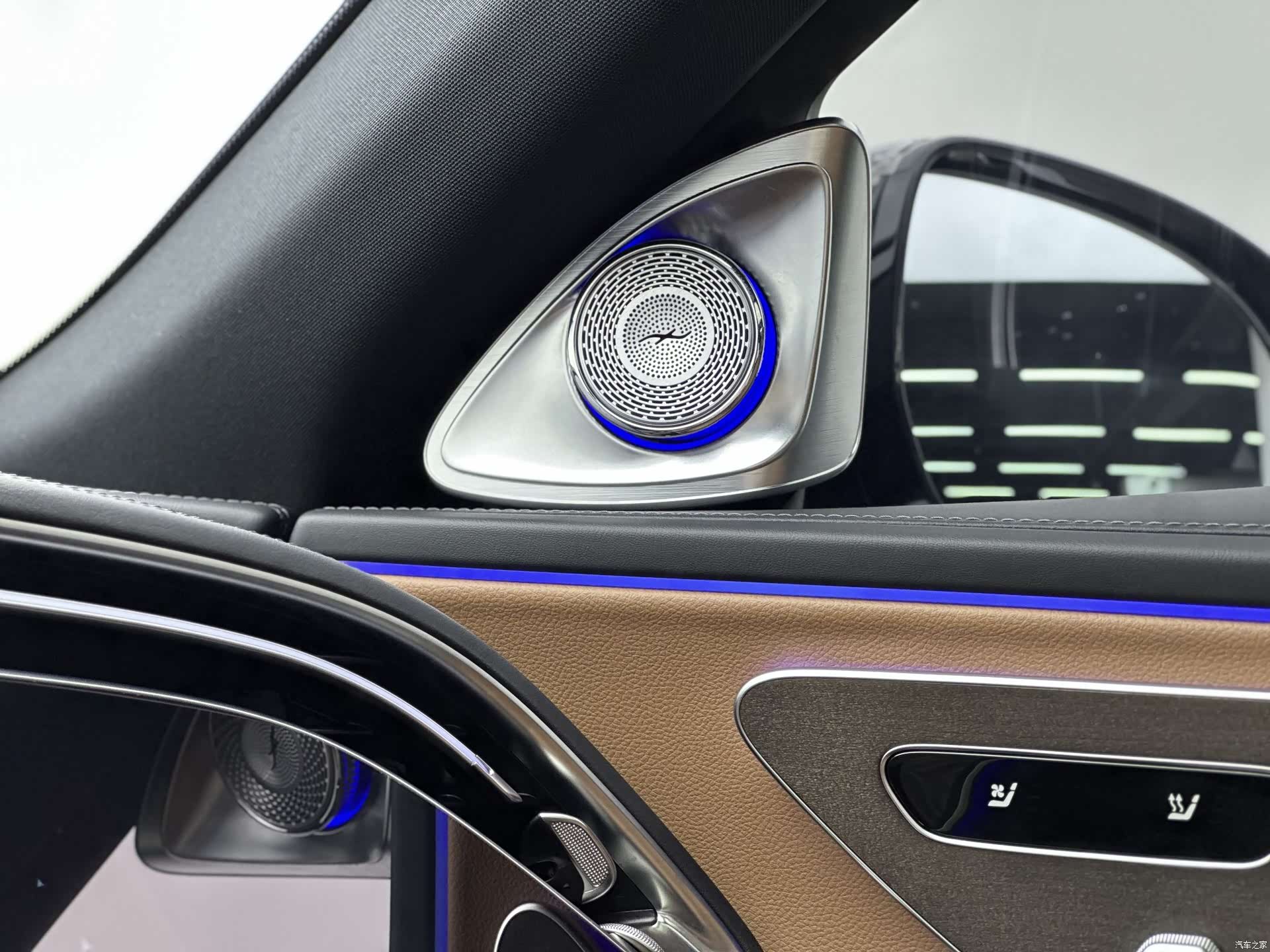 Mercedes-Benz E-Class, 2025 16