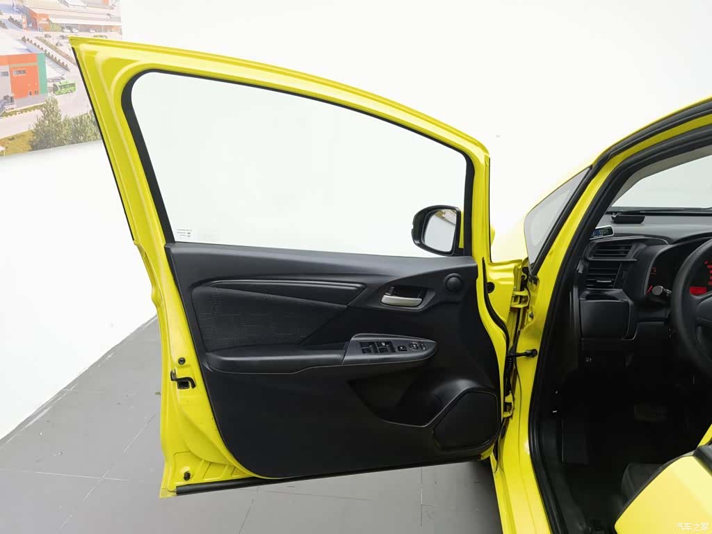Honda Fit, 2015 8
