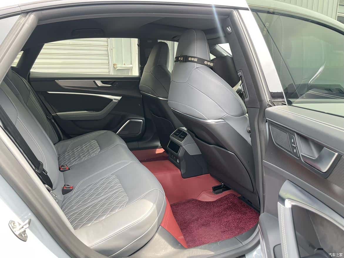 Audi A7L, 2024 11