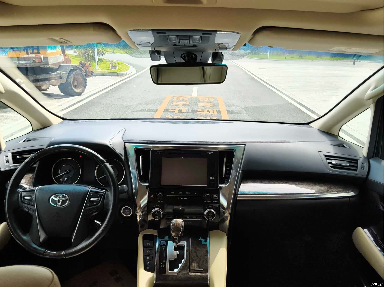 Toyota Alphard, 2019 9