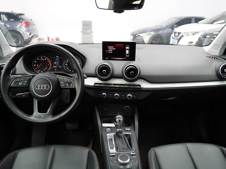 Audi Q2L