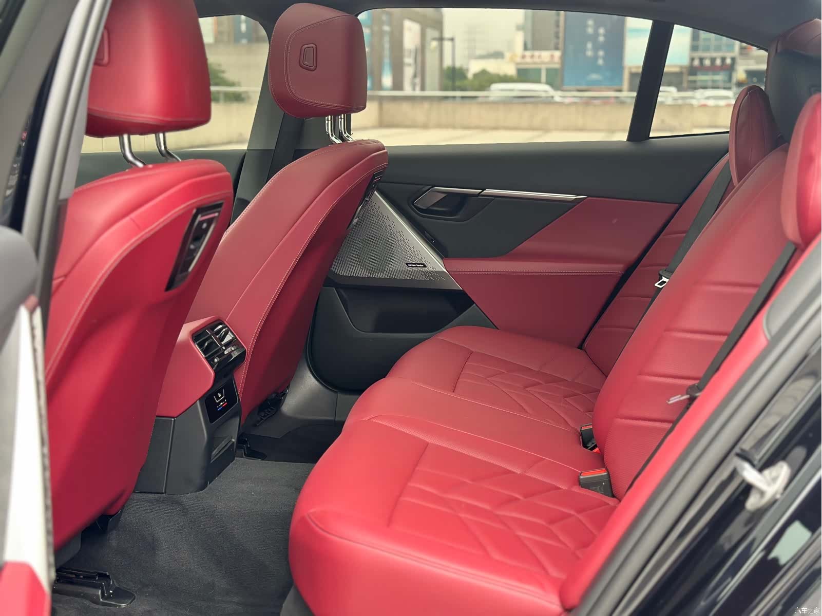 BMW 5 Series, 2024 15