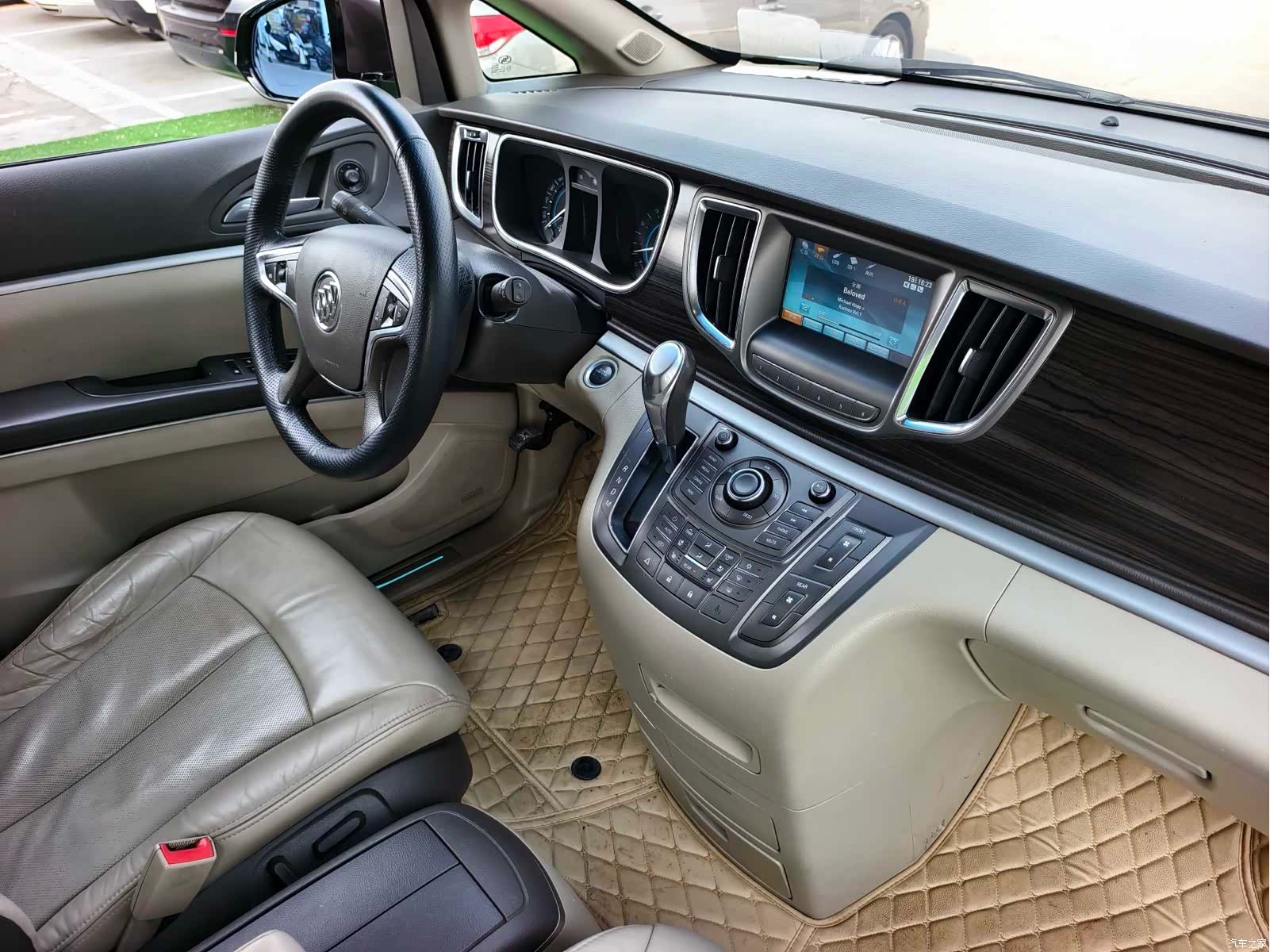 Buick GL8, 2013 18