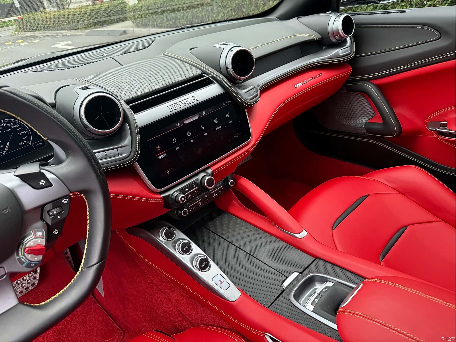 Ferrari GTC4Lus, 2020 8