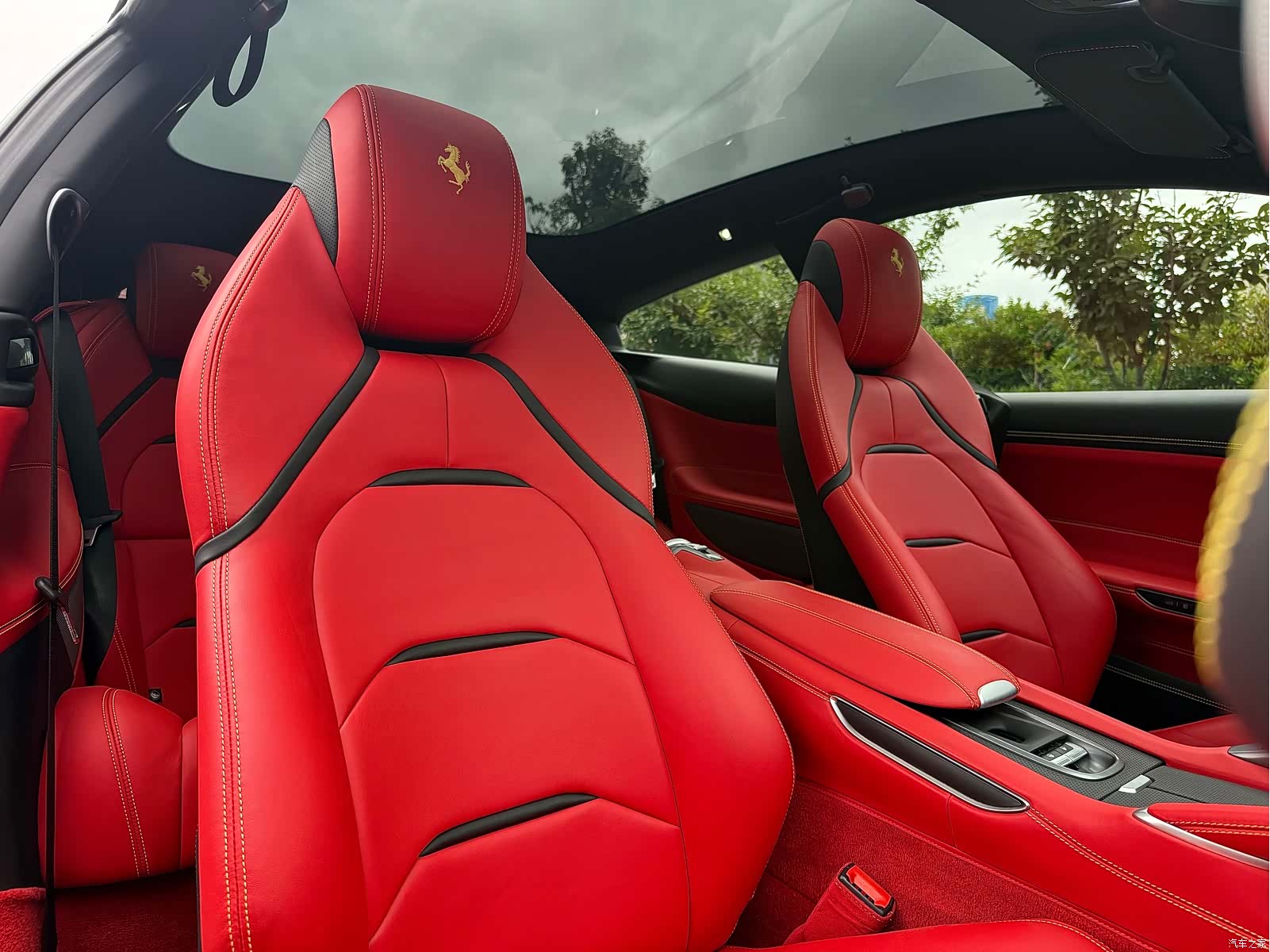 Ferrari GTC4Lus, 2020 17