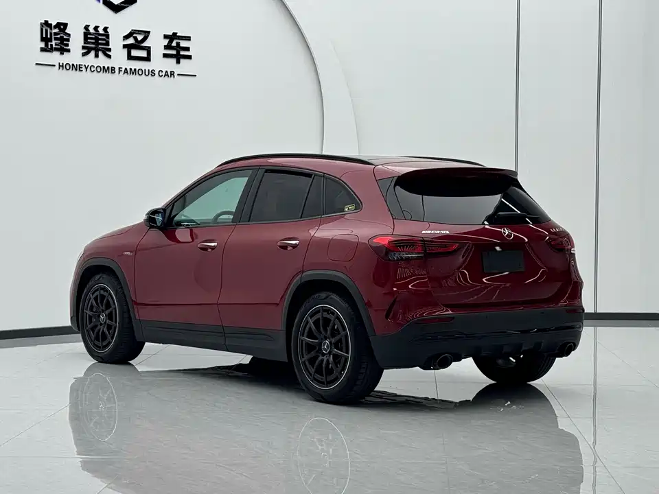 Mercedes-Benz GLA AMG Mercedes-Benz GLA AMG