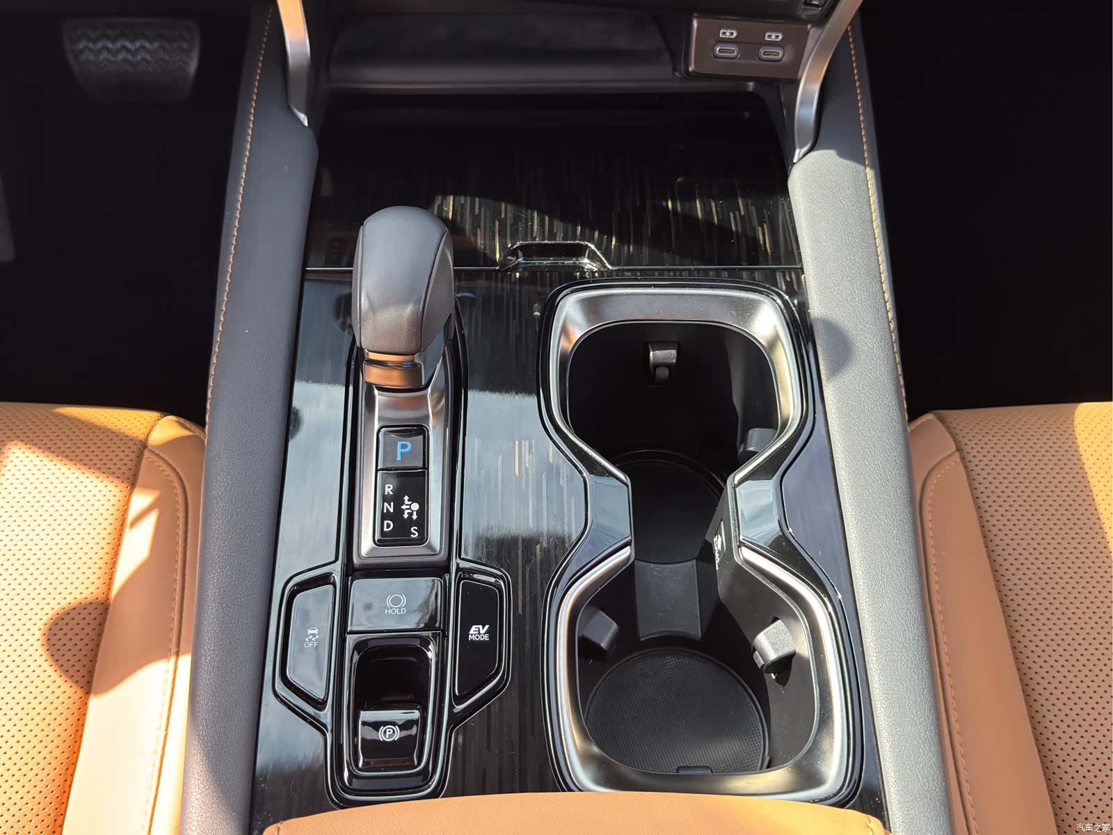 Lexus RX, 2023 11