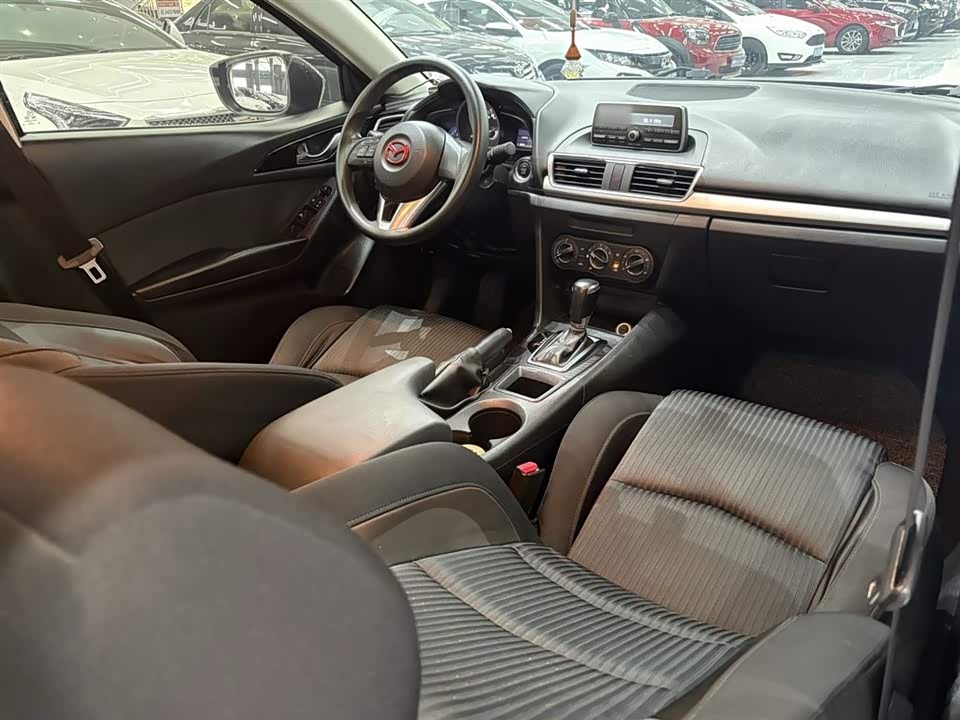 Mazda 3 Angkesaila