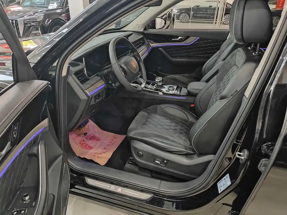 Hongqi HS5