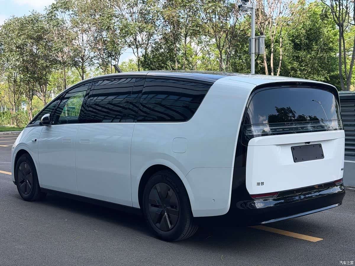 Li Auto MEGA, 2025 4