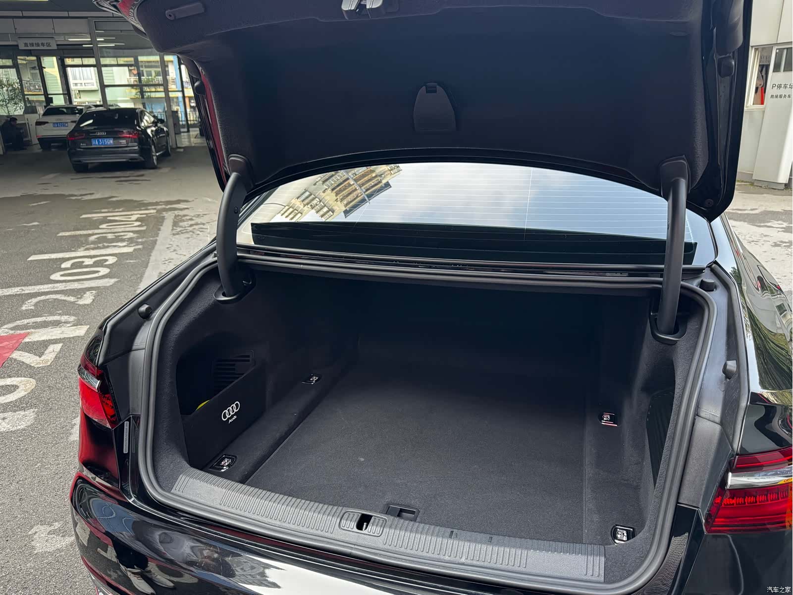 Audi A8L, 2021 11
