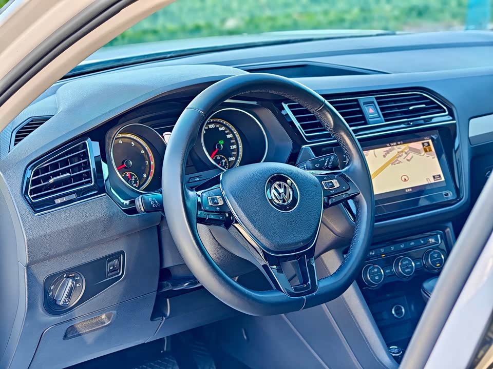 Volkswagen Tiguan L
