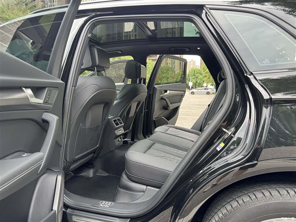 Audi Q5L, 2023 16