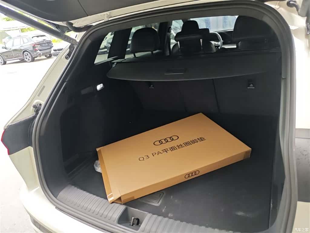 Audi e-tron, 2025 10