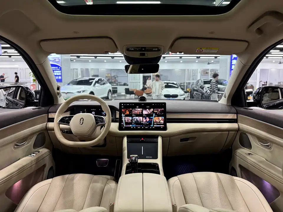 AITO Ask the world M7