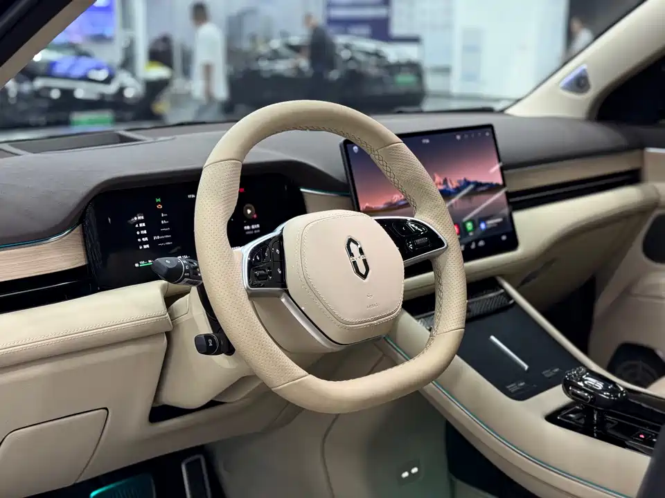 AITO Ask the world M7