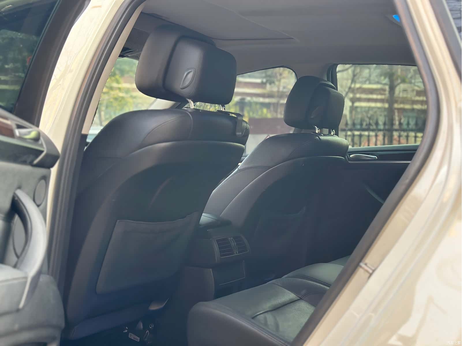 BMW X6, 2011 8