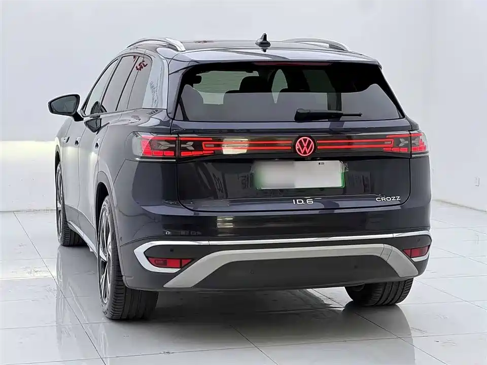 Volkswagen ID.6 CROZZ