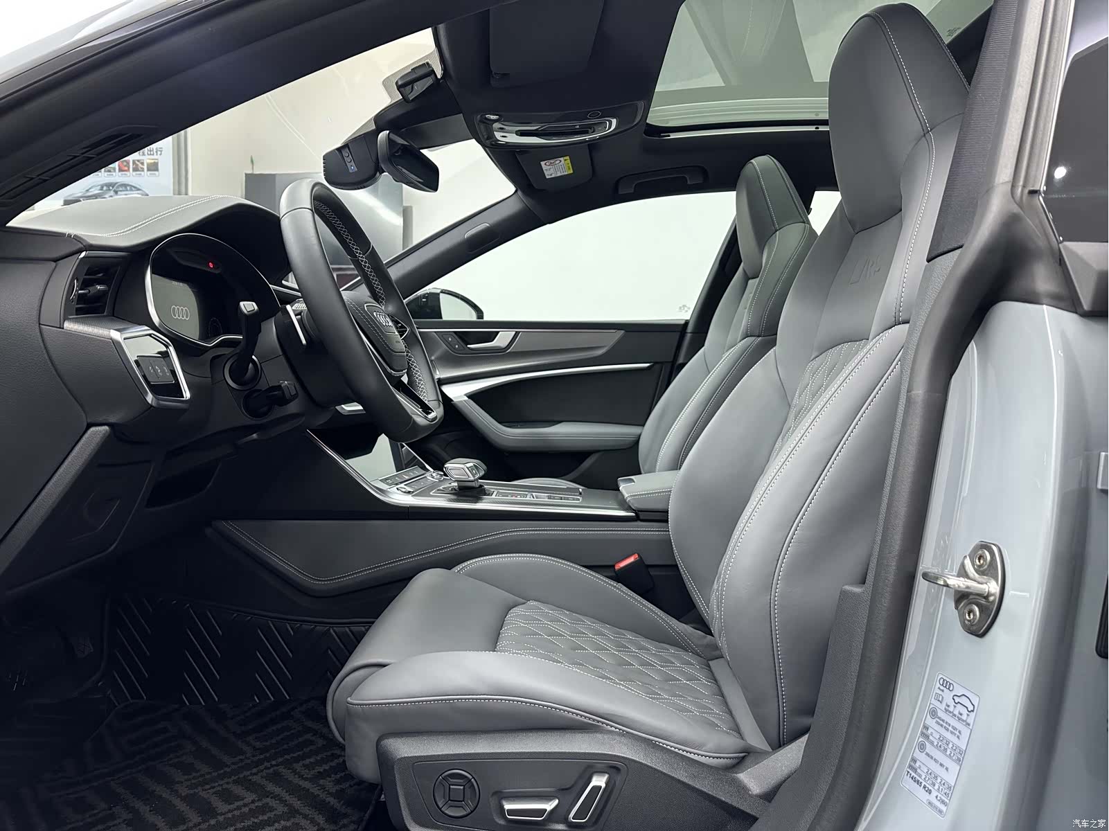 Audi A7L, 2025 10