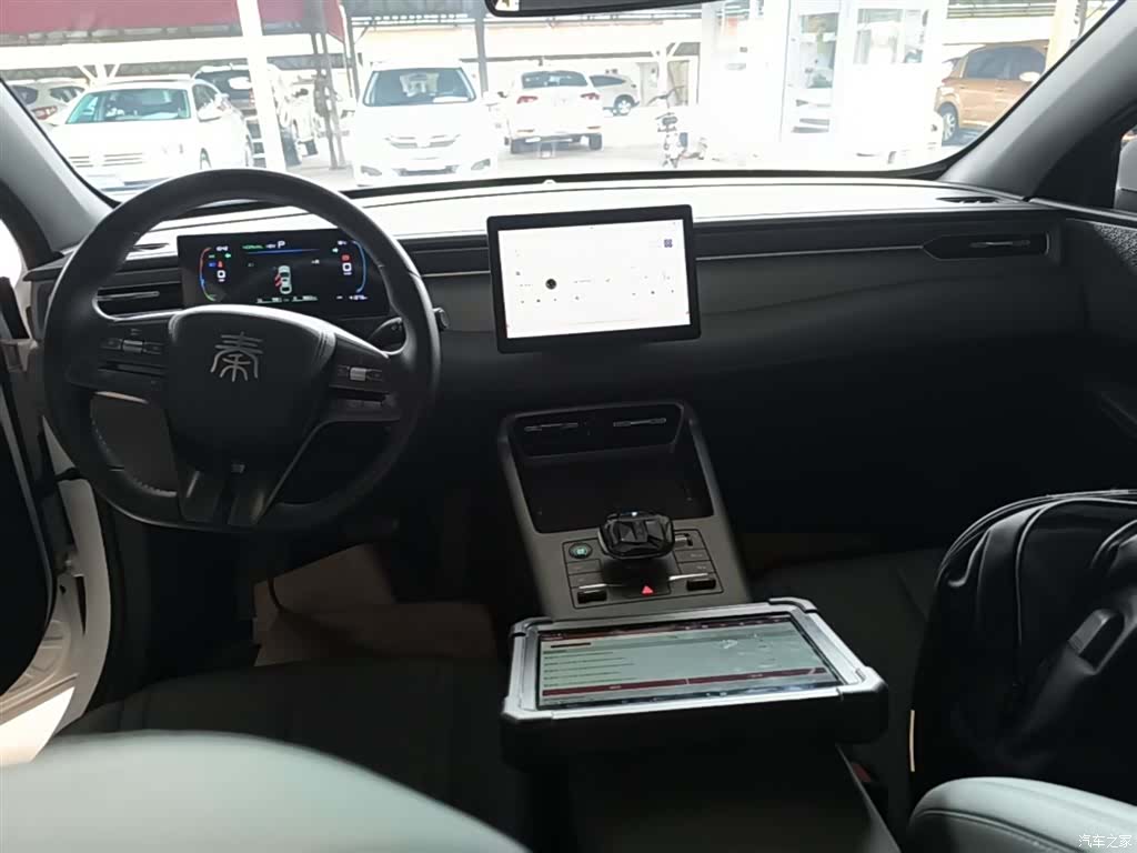 BYD Qin, 2025 10