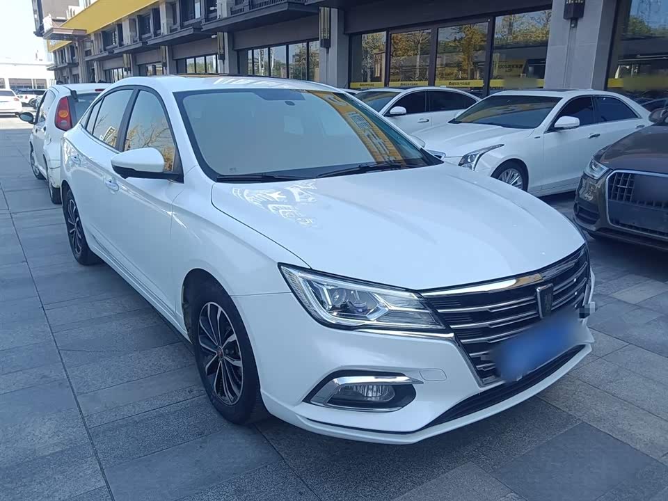 Roewe i5