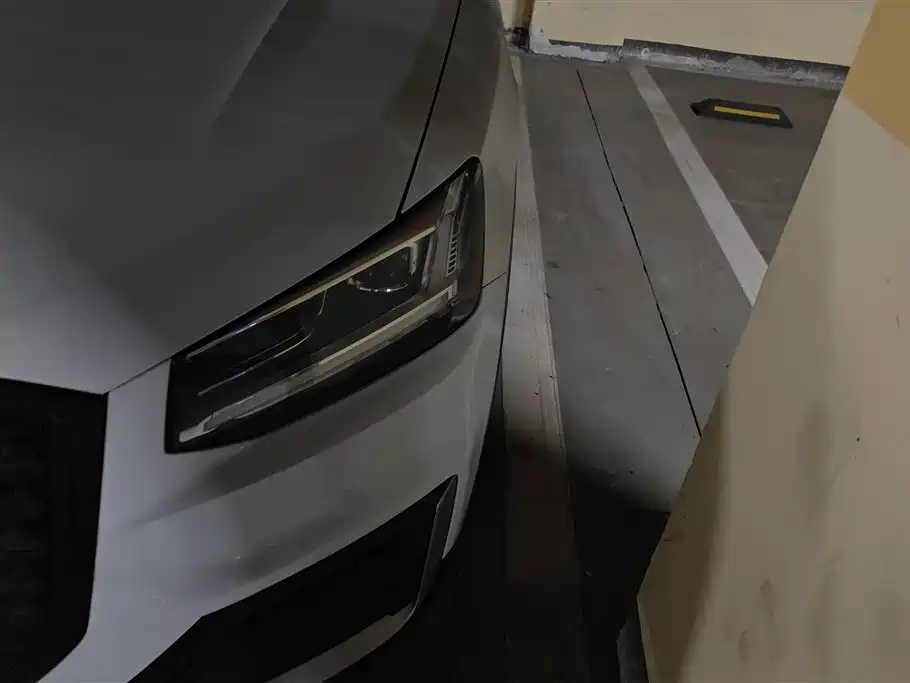 Audi Q2L Audi Q2L