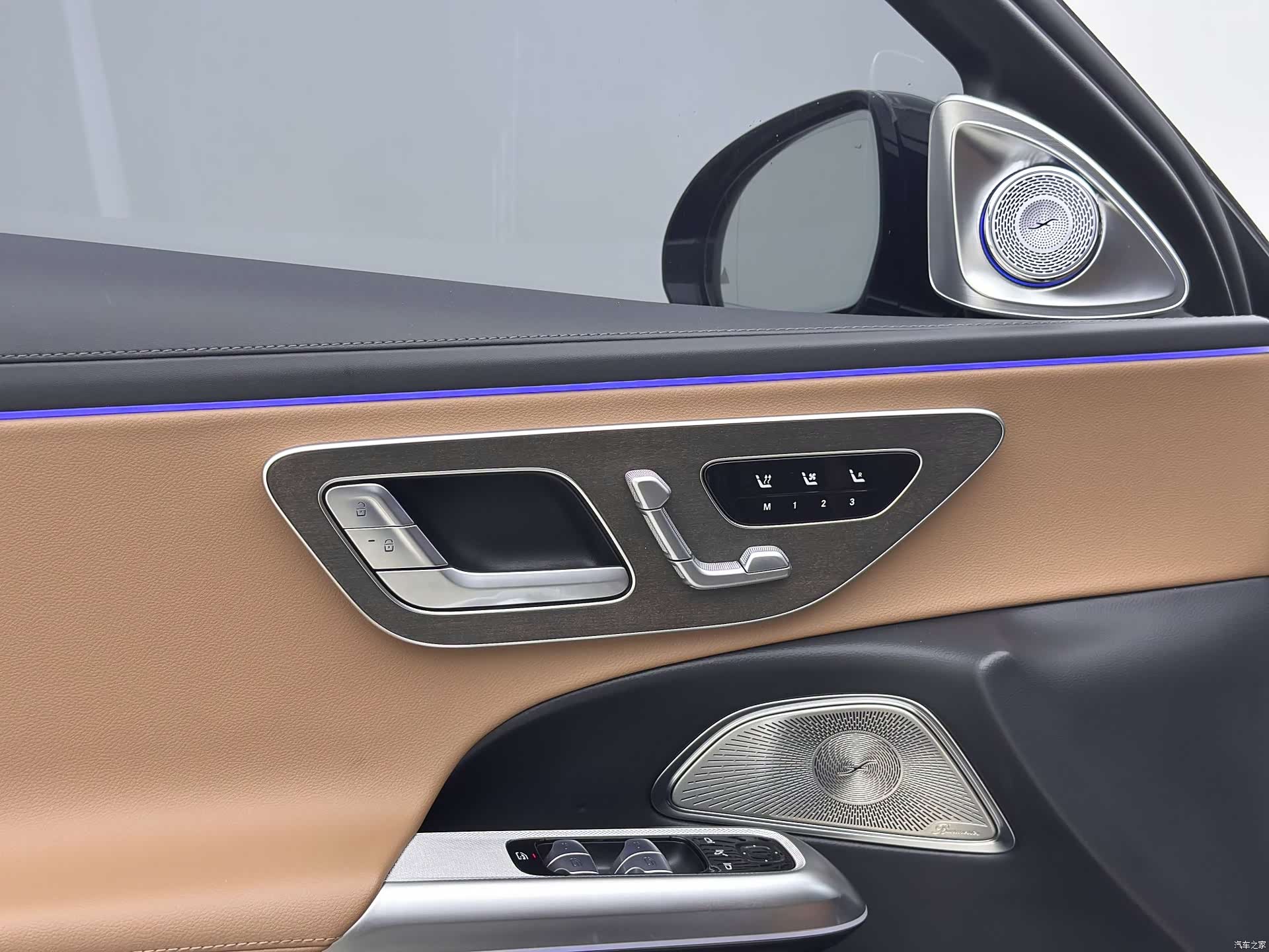 Mercedes-Benz E-Class, 2025 18