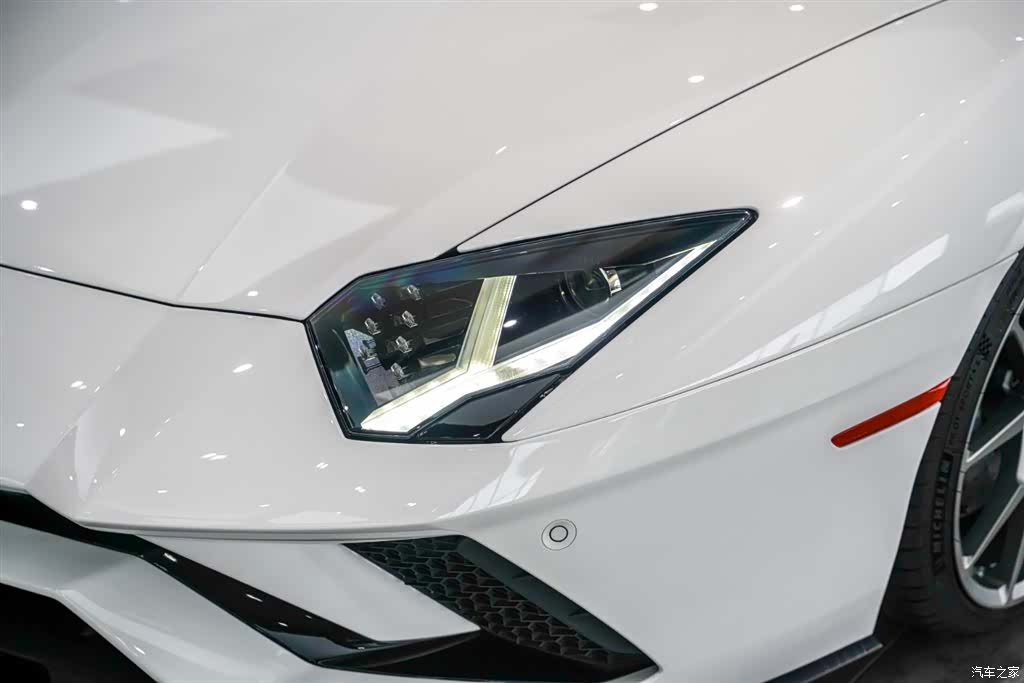 Lamborghini Aventador, 2019 10