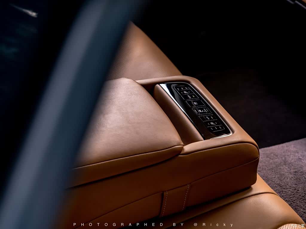 Lexus LS, 2018 10