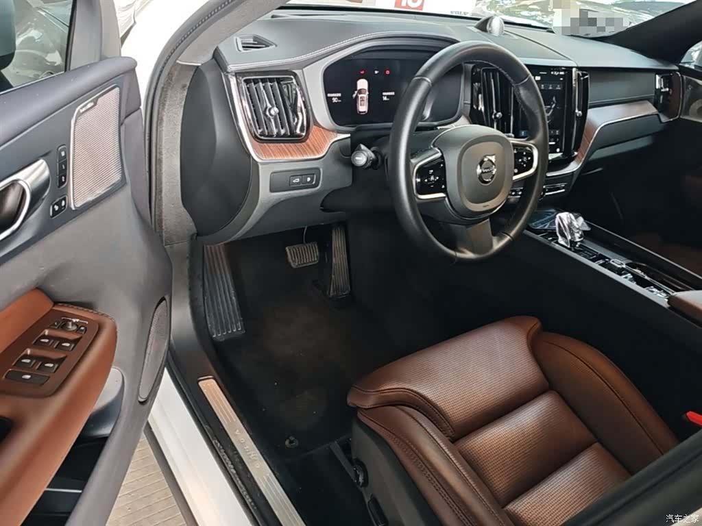 Volvo XC60, 2024 16