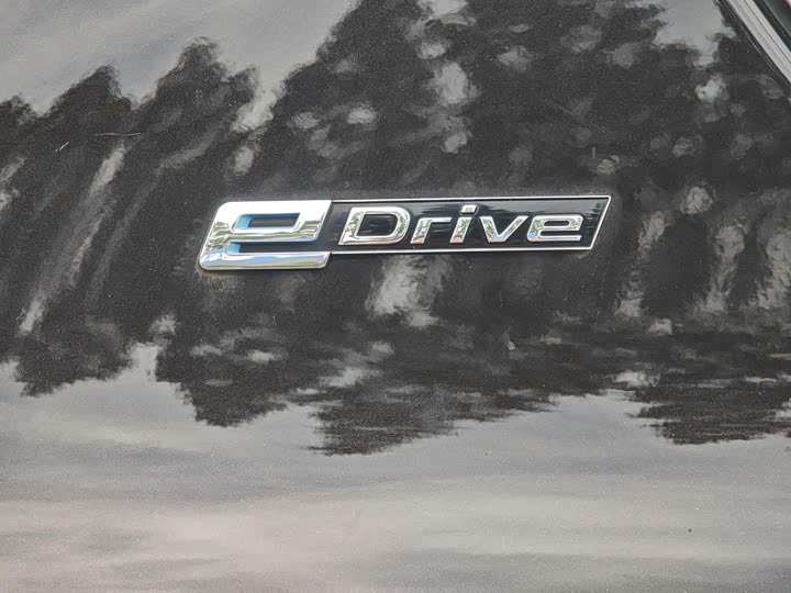 BMW X1 xin neng yuan 2019 xDrive25Le Люкс