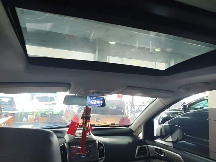 BAIC Huansu H3 2016 H3 F 1.5L МКПП Премиум