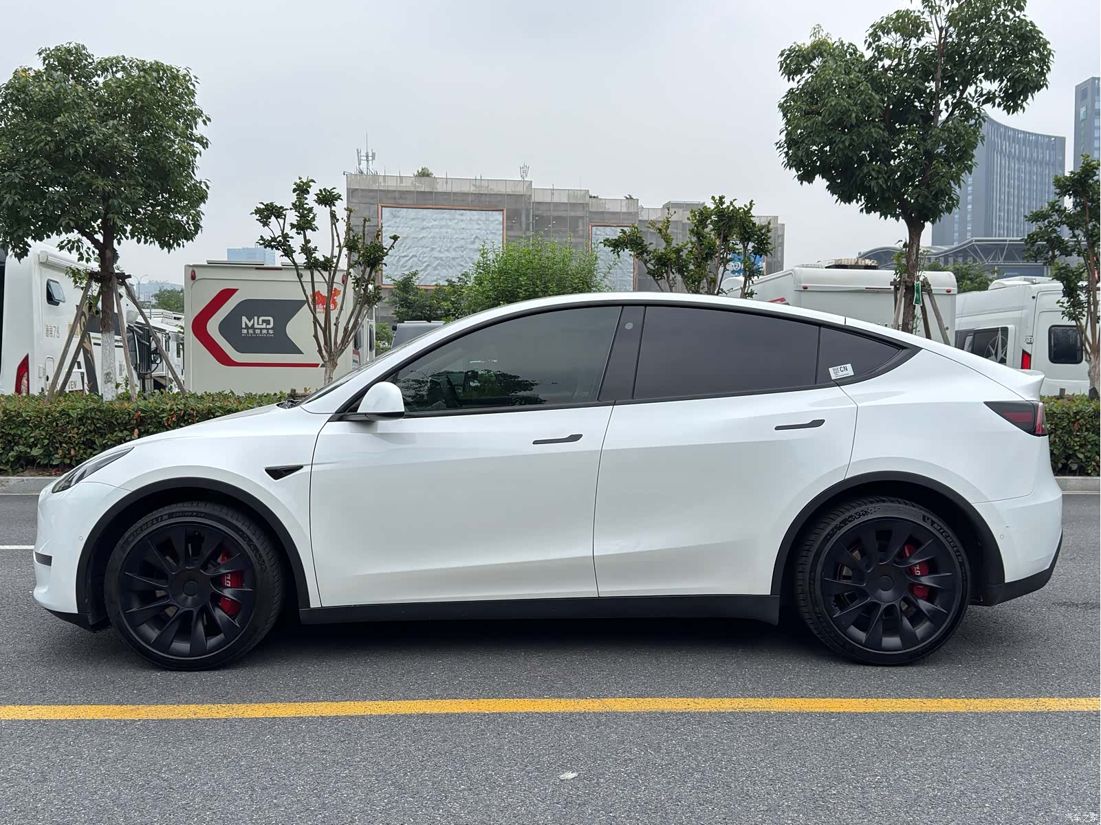Tesla Model Y, 2022 3