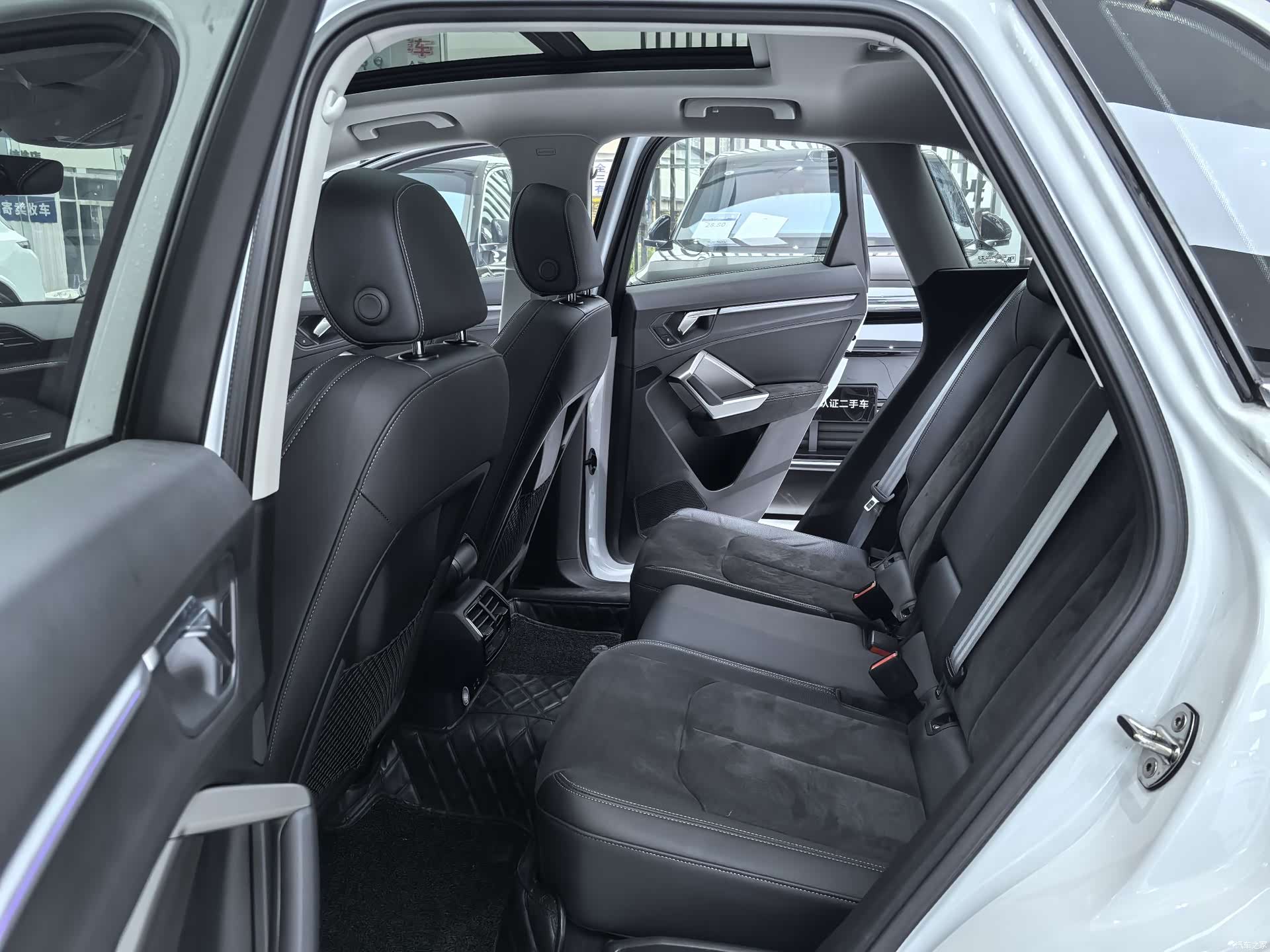 Audi Q3, 2022 11
