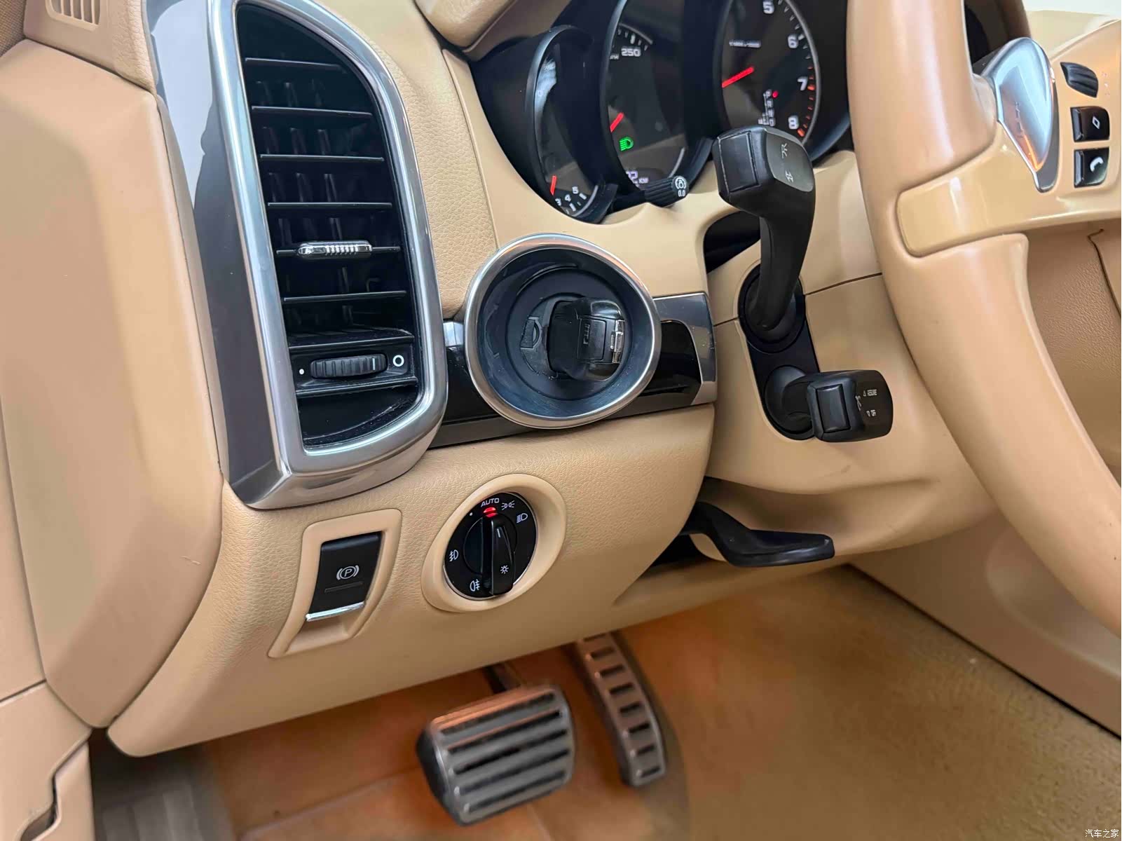 Porsche Cayenne, 2011 все фото