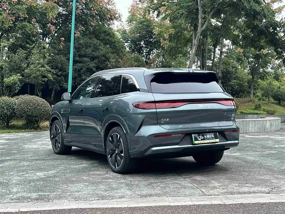 BYD Tang L