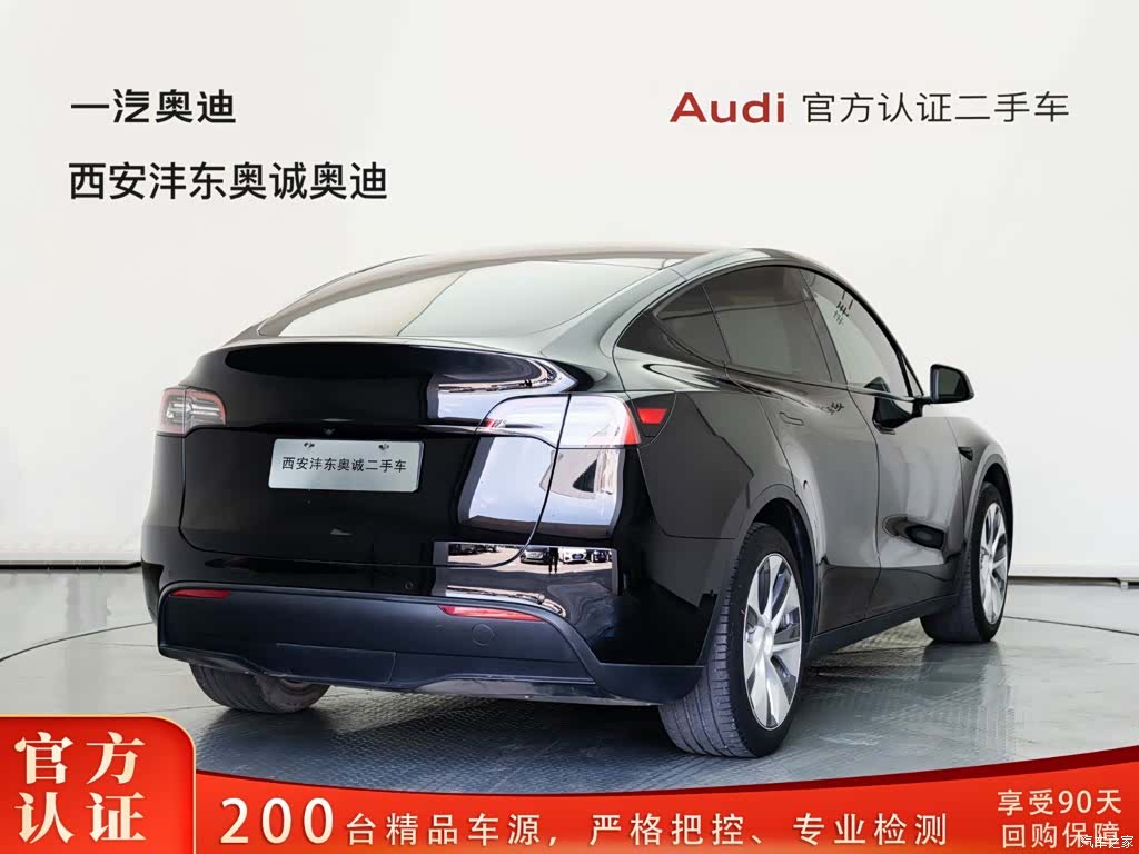 Tesla Model Y, 2023 все фото