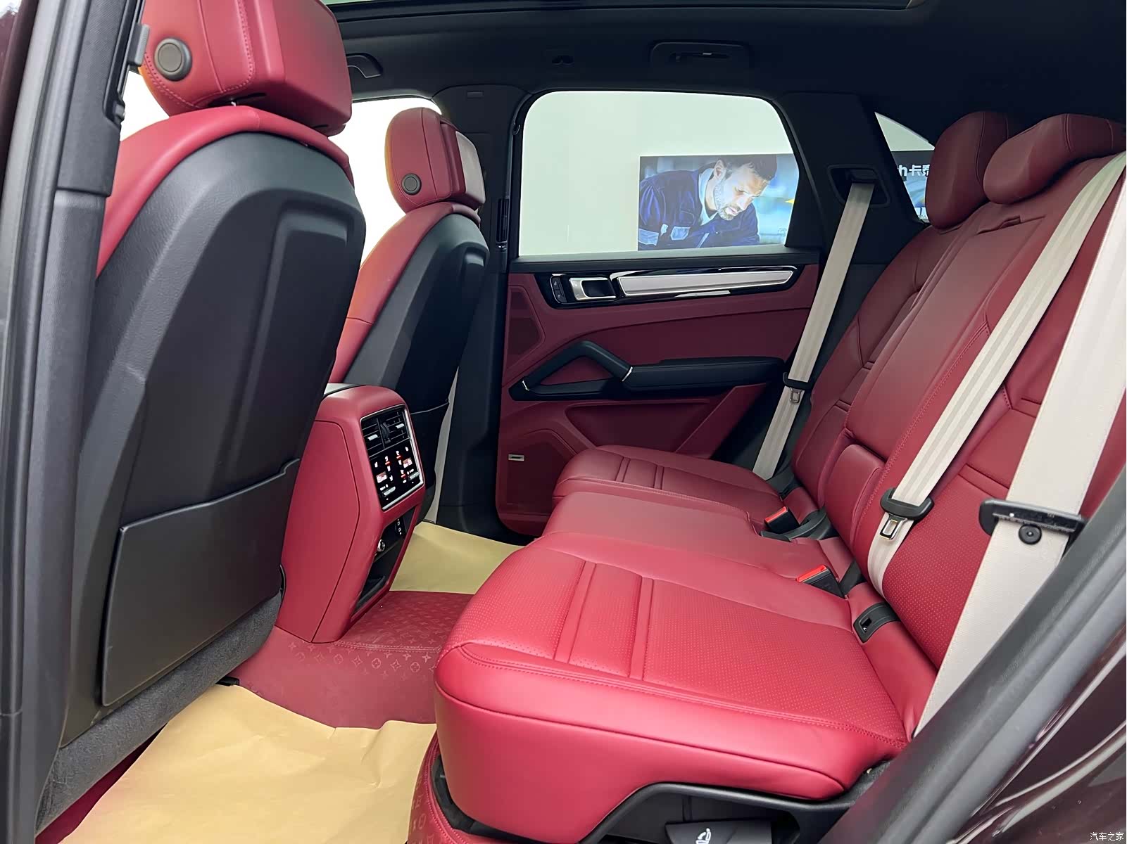 Porsche Cayenne, 2024 9