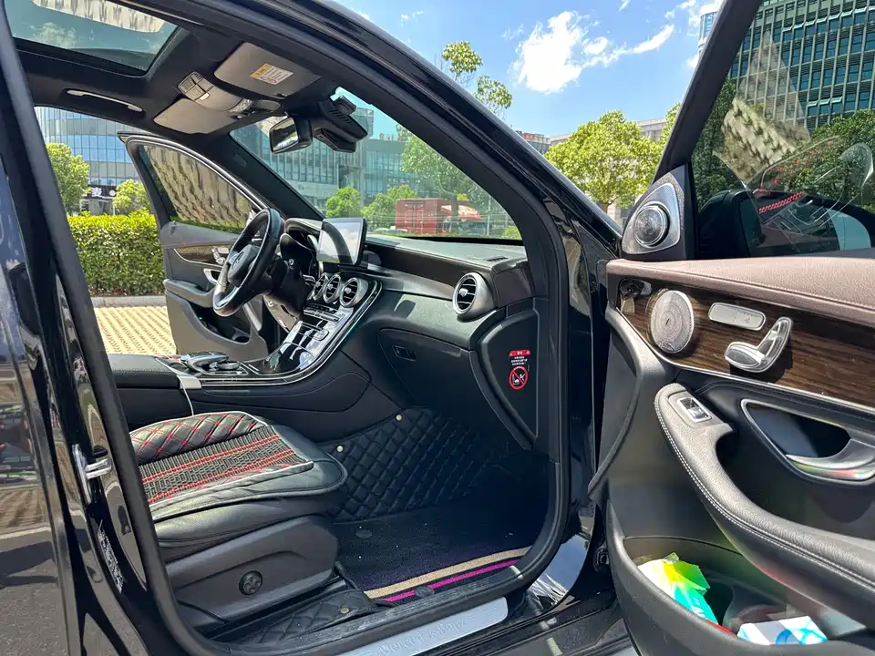 Mercedes-Benz GLC Mercedes-Benz GLC