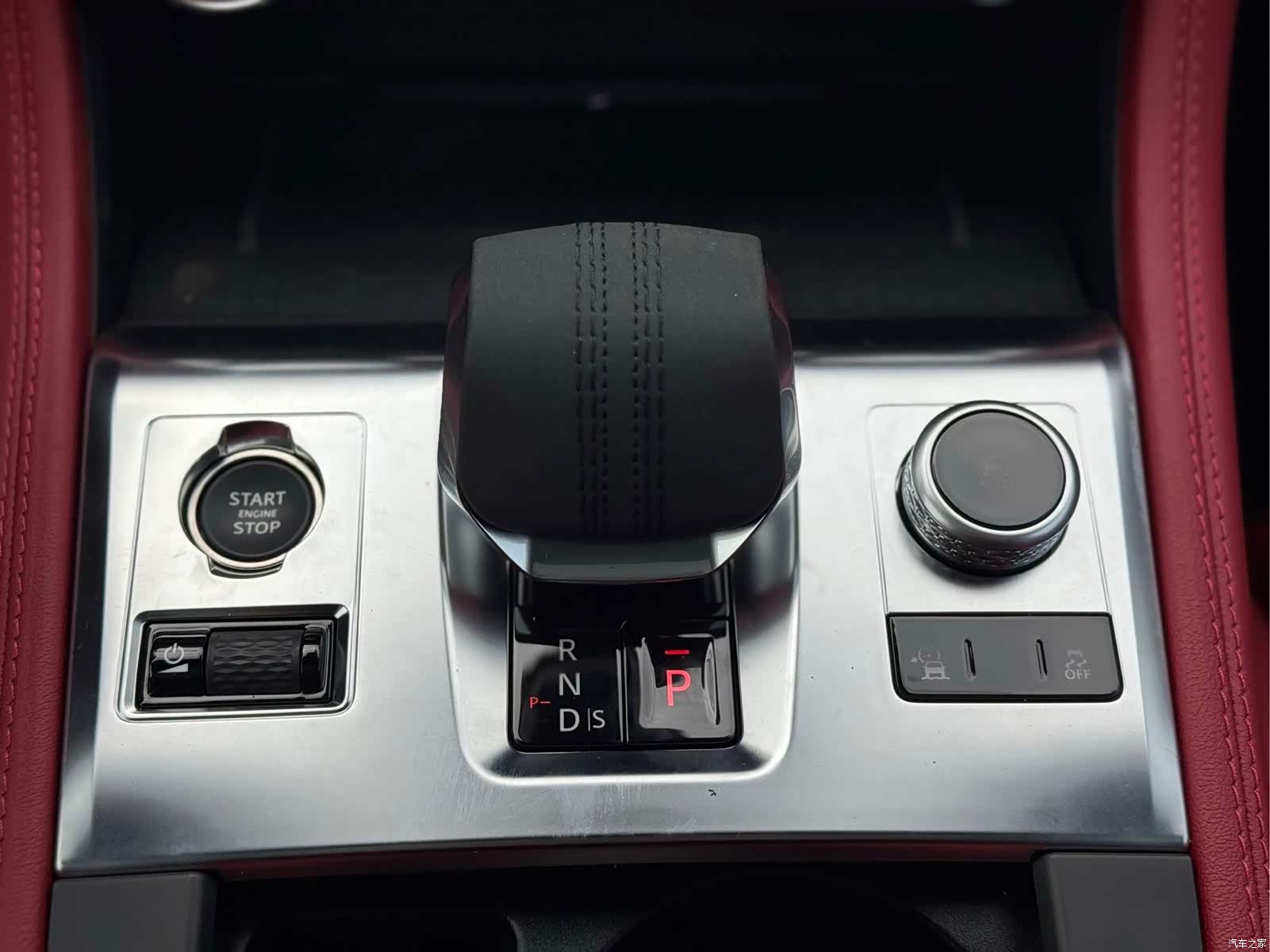 Jaguar F-PACE, 2024 11