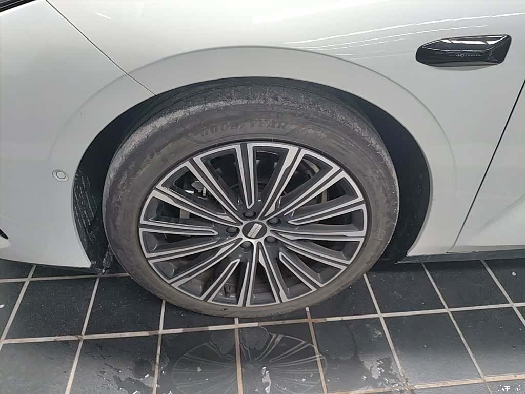 Geely 8, 2025 23