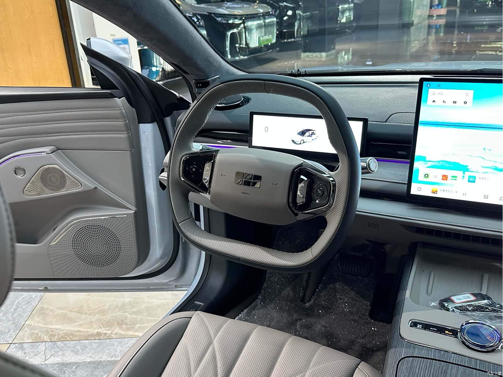Geely 8, 2025 11