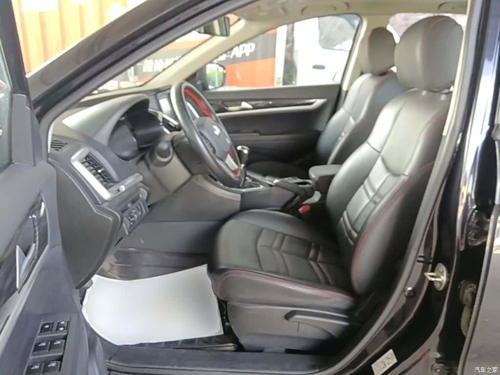 DongFeng AX7, 2017 15
