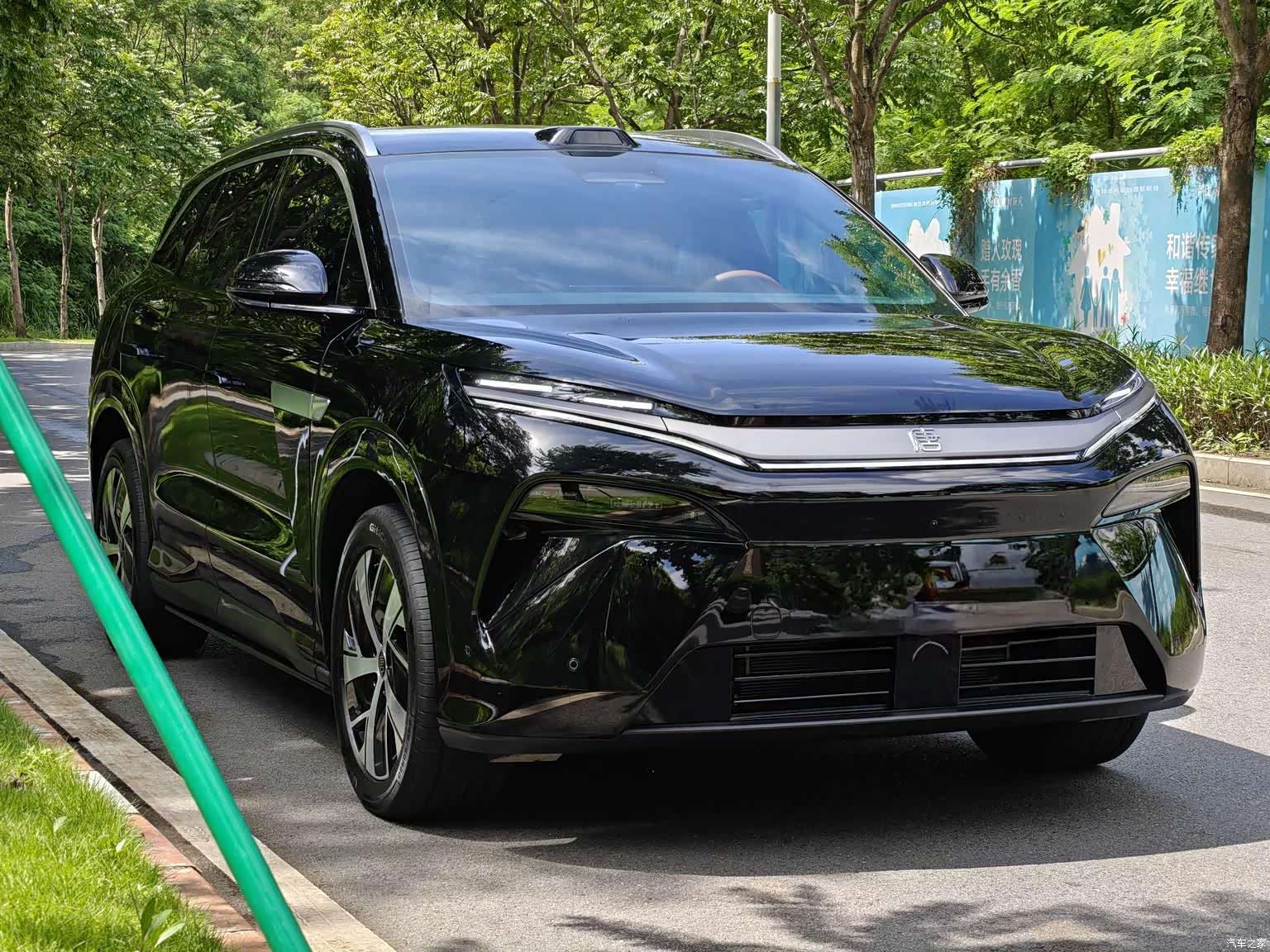 BYD Tang, 2025 все фото